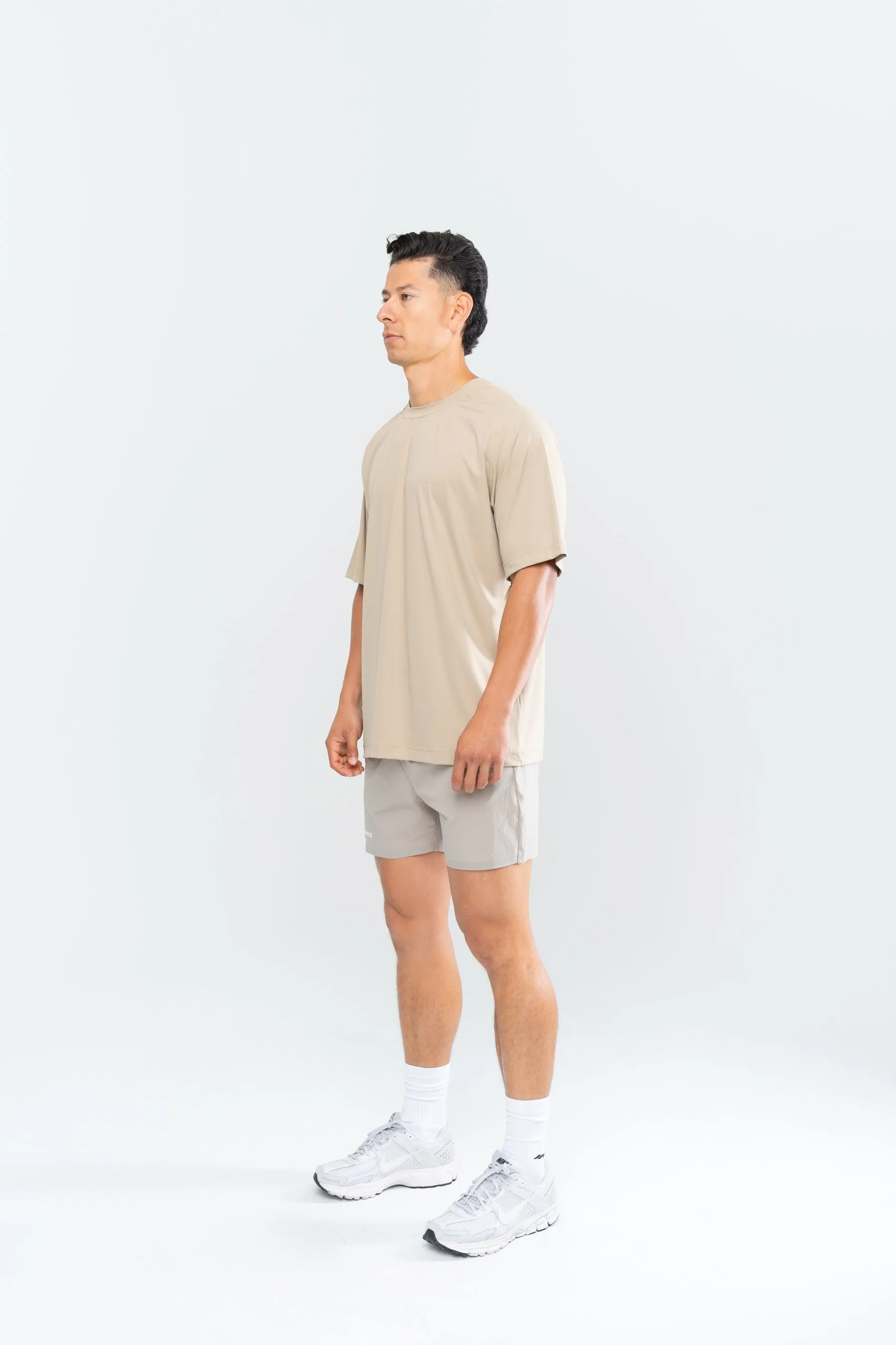 PERFORMANCE CLUB TEE - TAUPE