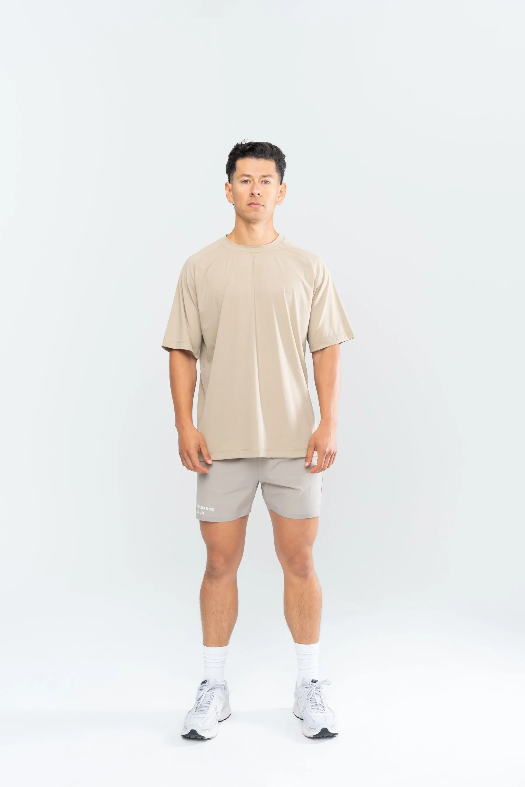 PERFORMANCE CLUB TEE - TAUPE