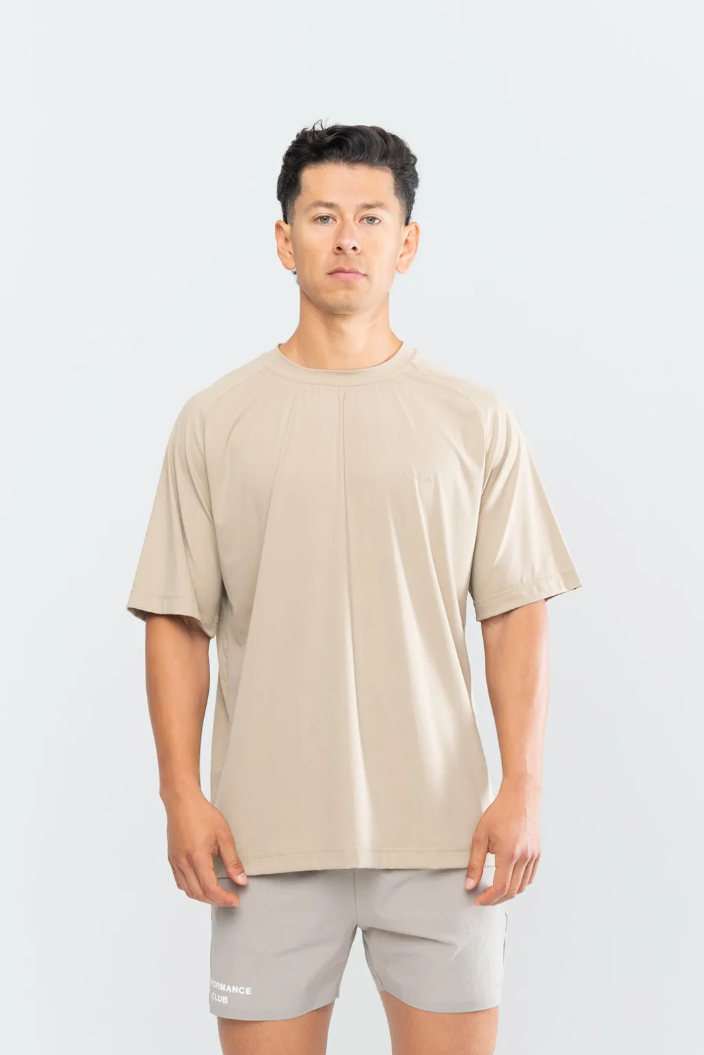 PERFORMANCE CLUB TEE - TAUPE